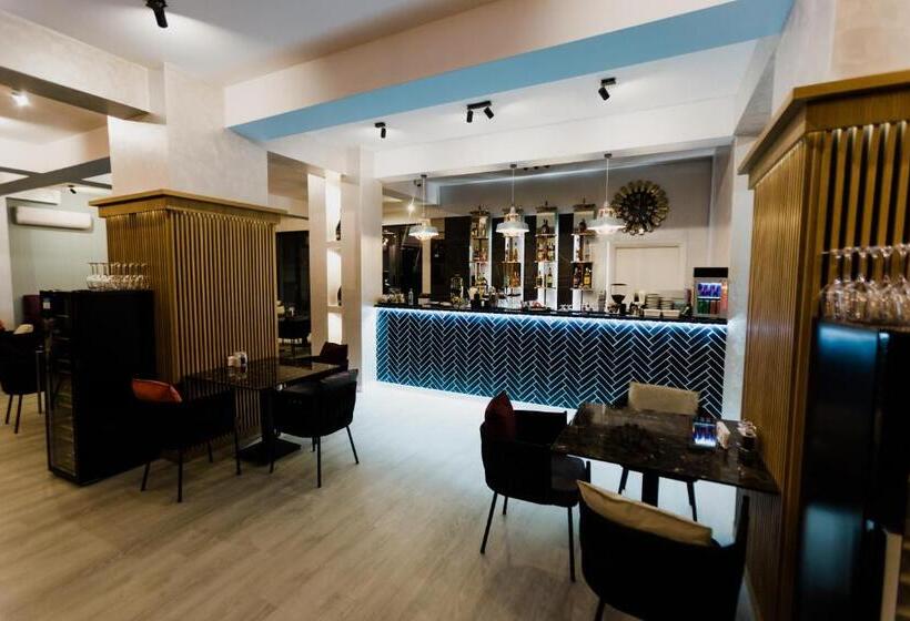 هتل Avangarde Sea Luxury Apartments