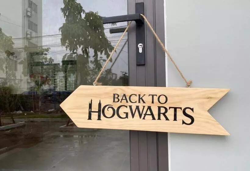 The Hidden Hogwarts   Nearly Bùi Viện Walking Street