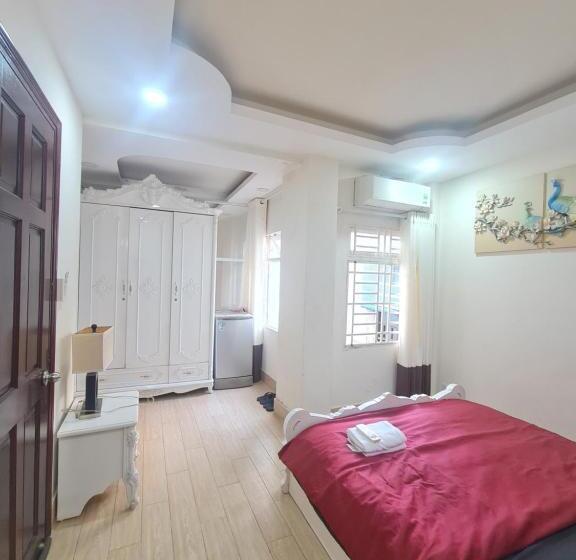 The Hidden Hogwarts   Nearly Bùi Viện Walking Street