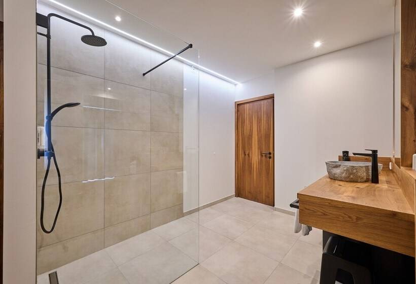 ベッドアンドブレックファースト Der Einrichter