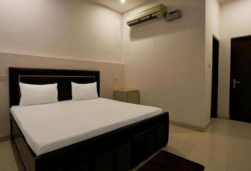 Hotel Oyo Hello Home