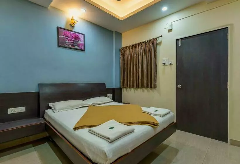 Hotelli Radhakrishna Couple Friendly