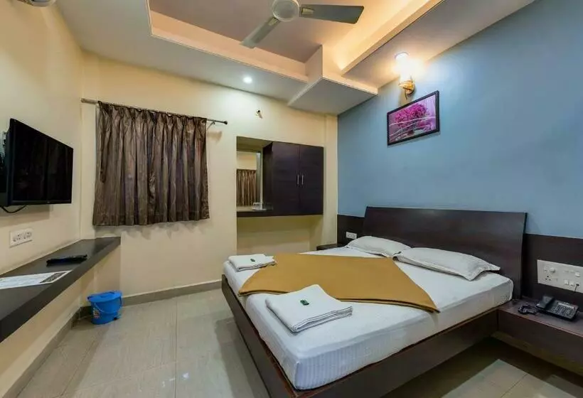 Hotelli Radhakrishna Couple Friendly