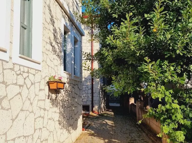 Paradise İmroz Butik Otel