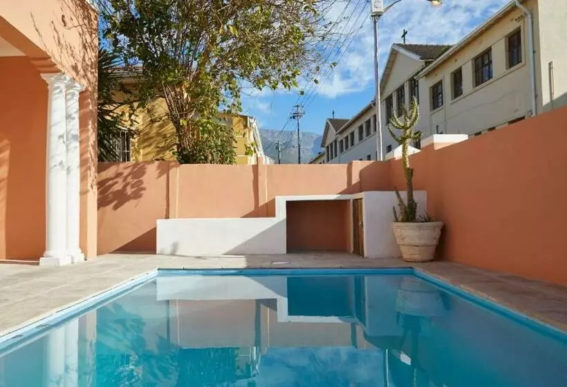 Majatalo City Club Guesthouse