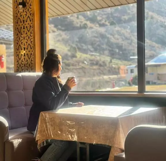 تختخواب و صبحانه Rahmat Yurts