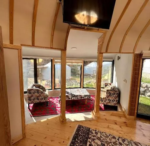 تختخواب و صبحانه Rahmat Yurts