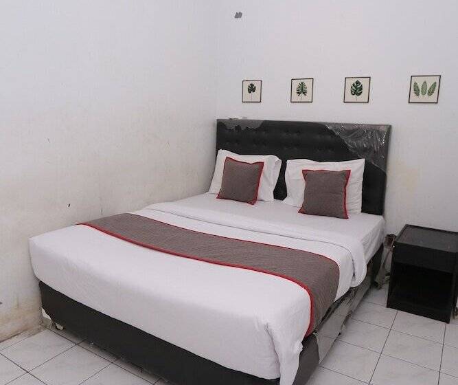 Collection O 92739 Hotel Pintu Besar Near Pancoran Chinatown Point