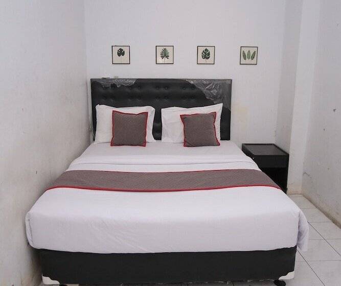 Collection O 92739 Hotel Pintu Besar Near Pancoran Chinatown Point