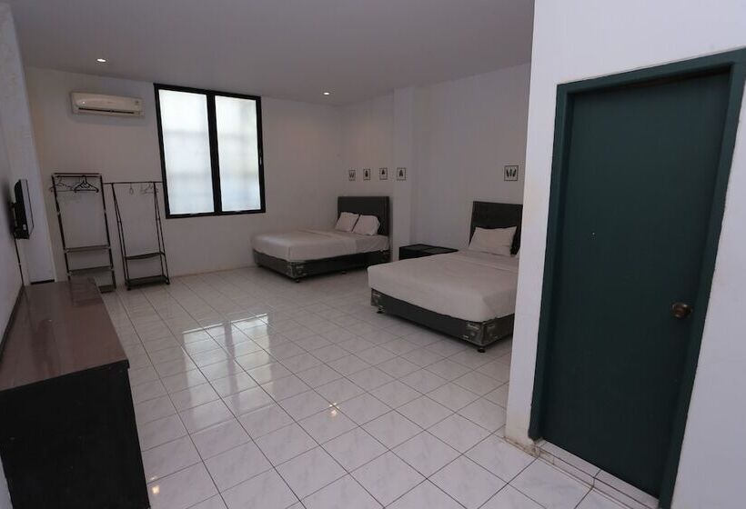 Collection O 92739 Hotel Pintu Besar Near Pancoran Chinatown Point