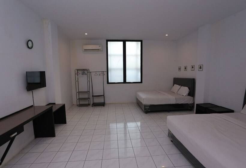 Collection O 92739 Hotel Pintu Besar Near Pancoran Chinatown Point