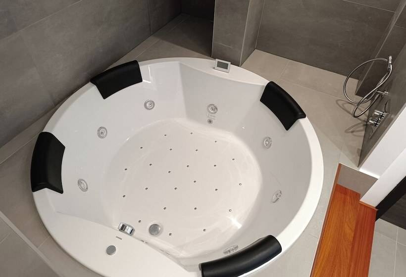 בית מלון כפרי Inthemia