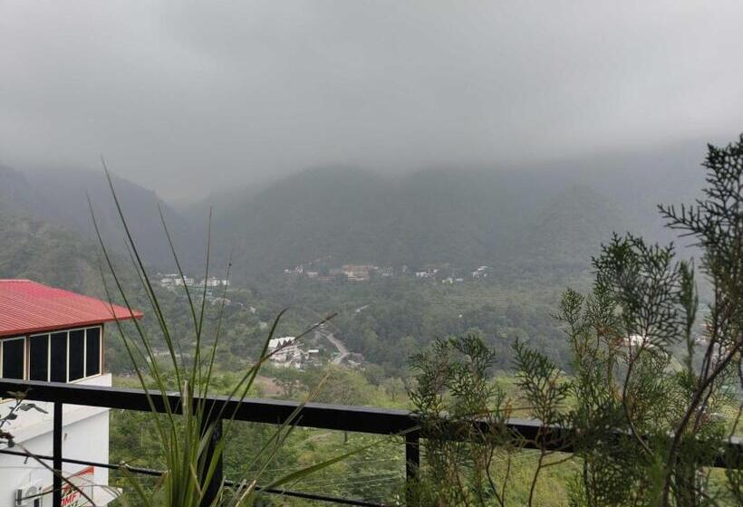 Отель Oyo Komfy Stayz