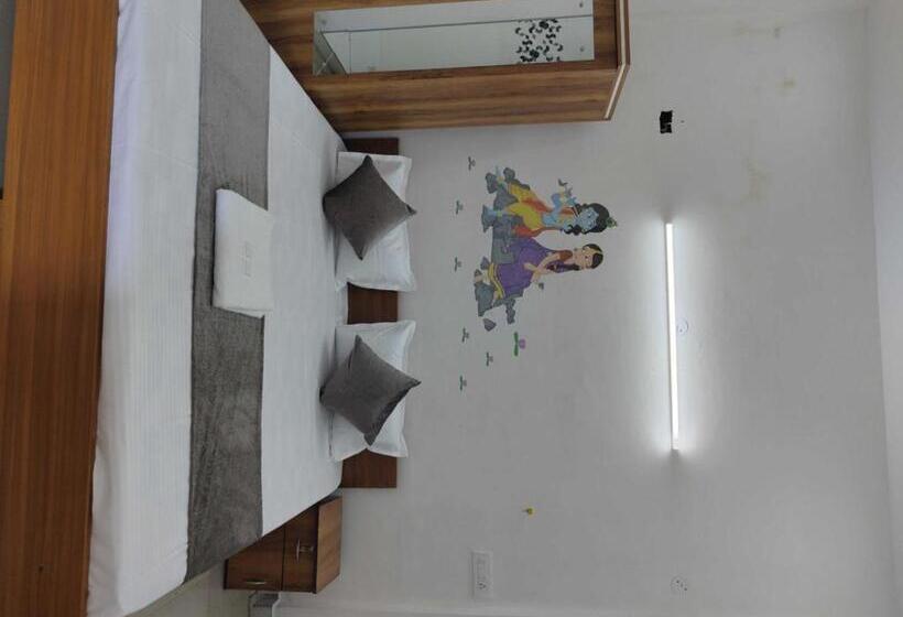 Отель Oyo Komfy Stayz