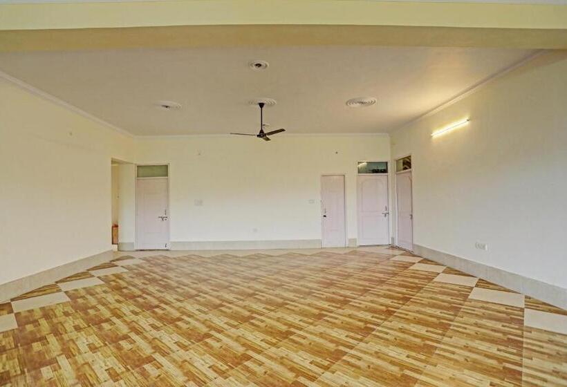 Oyo Flagship Hotel Jagdambey Residency