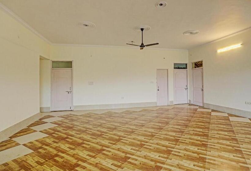 Oyo Flagship Hotel Jagdambey Residency