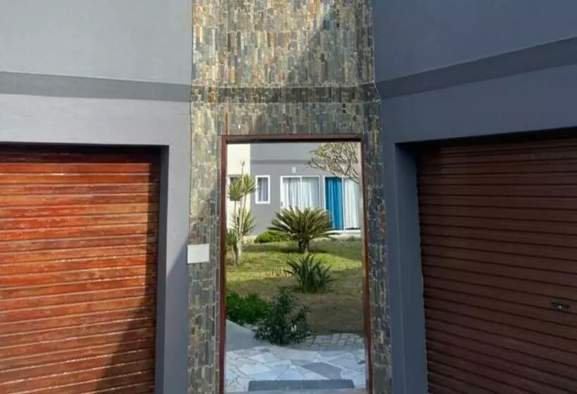 پانسیون The Meer Guesthouse & Self Catering