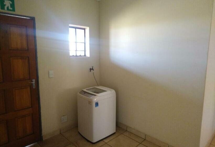 Hotel Kungwini Academy Centre