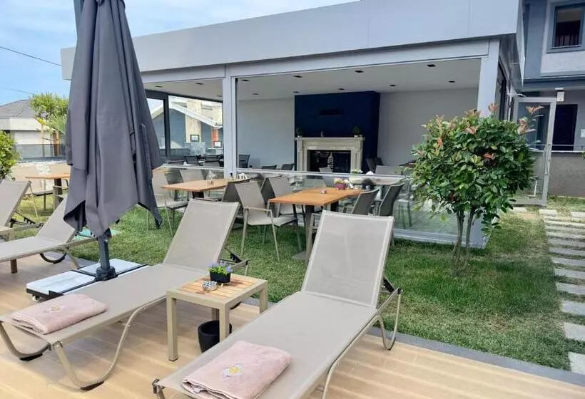 Hotelli La Miel Suites