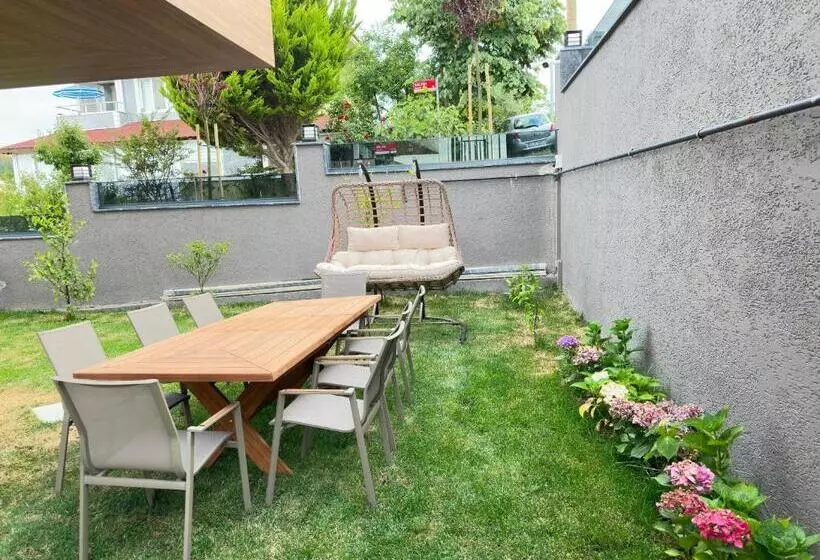 Hotelli La Miel Suites