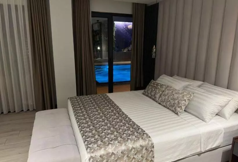 Hotelli La Miel Suites