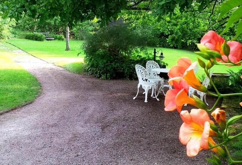 Pensionat Maison De Caractère Avec Tennis, Cheminée Et Recharge électrique   Aydoilles, Près D épinal   Fr 1 5