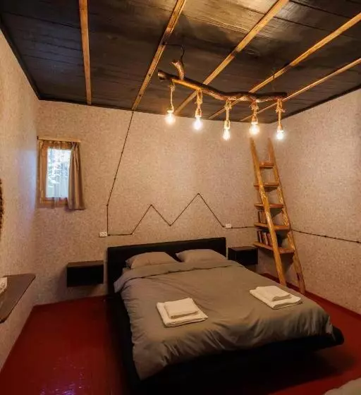ペンション Melqonyan S Guest House & Coffee