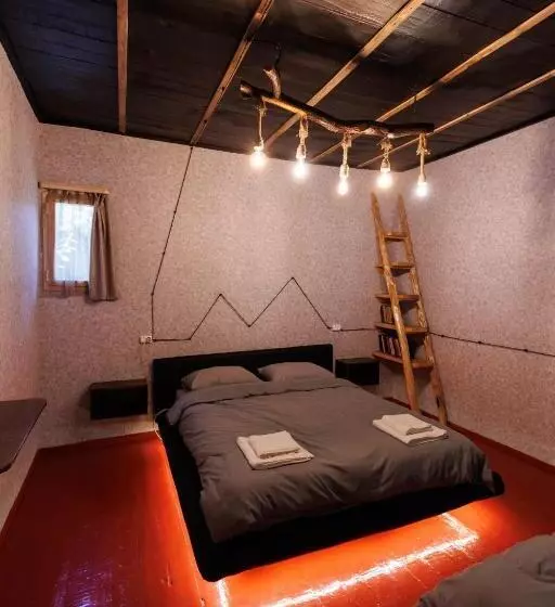 ペンション Melqonyan S Guest House & Coffee