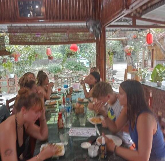 هاستل Hoalu Backpacker Homestay