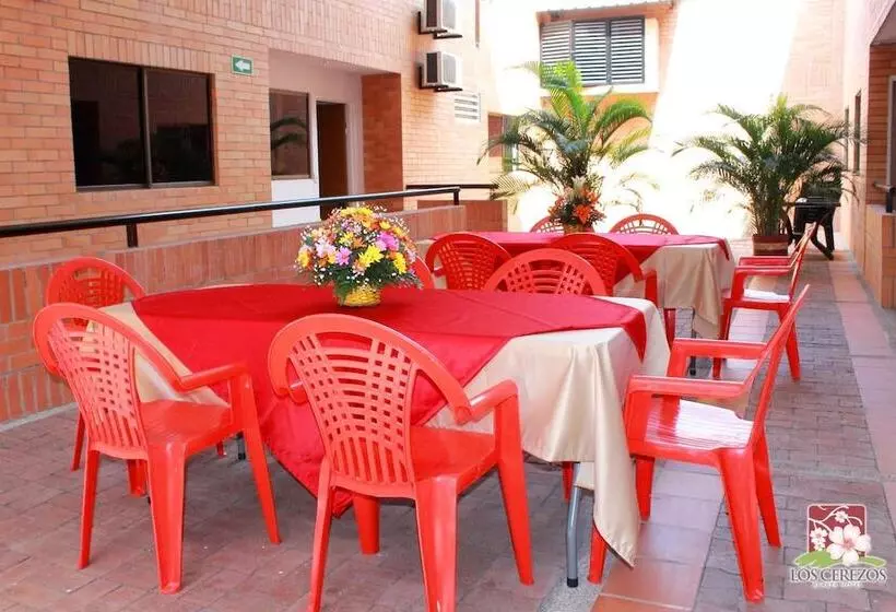 Apartahotel Los Cerezos