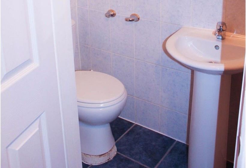 Bed and Breakfast Lampton Guest House