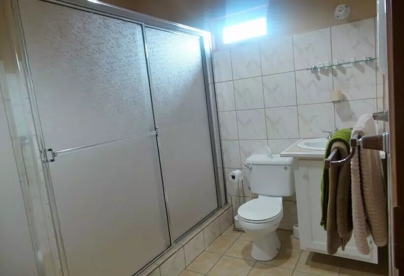 B's Guest House