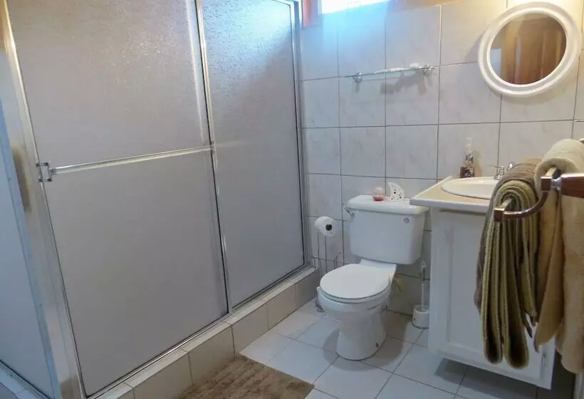B's Guest House
