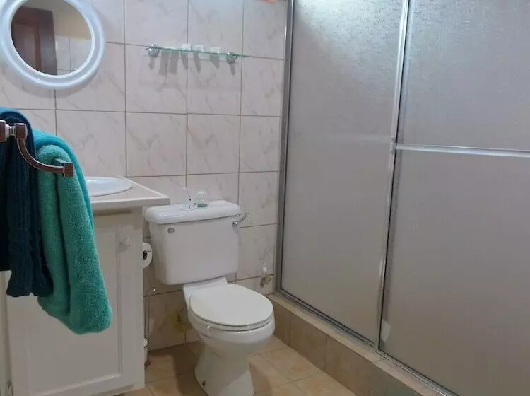 B's Guest House