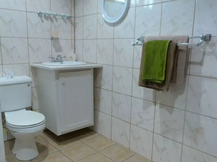 B's Guest House