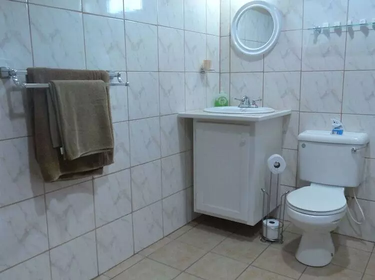 B's Guest House