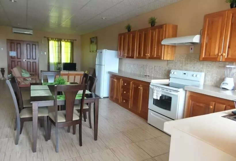 B's Guest House