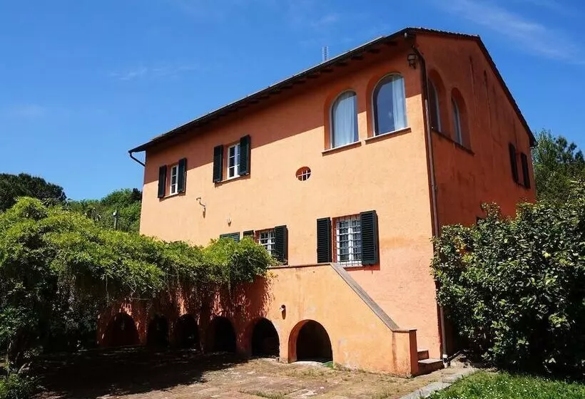 ホテル Agriturismo Poggio La Fioraia