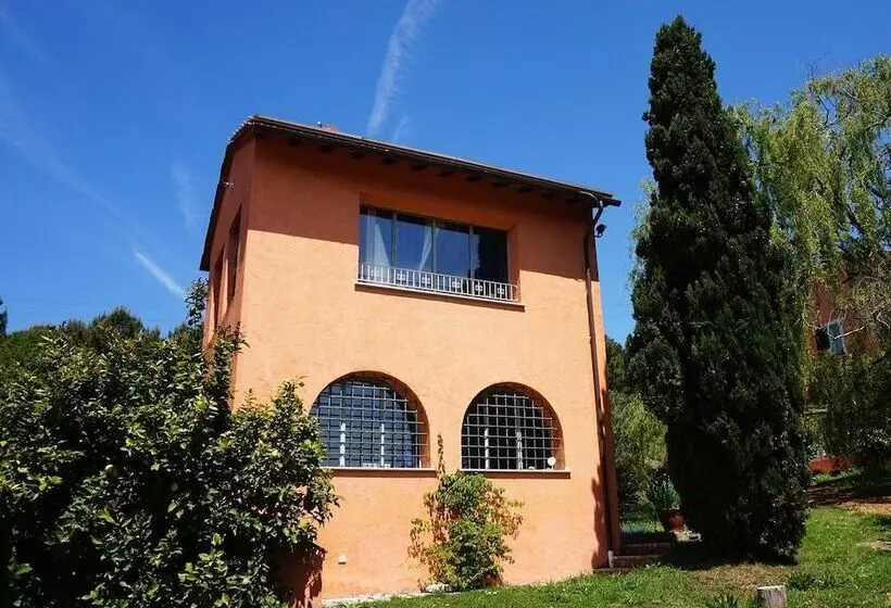 ホテル Agriturismo Poggio La Fioraia