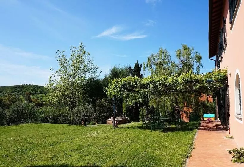 ホテル Agriturismo Poggio La Fioraia