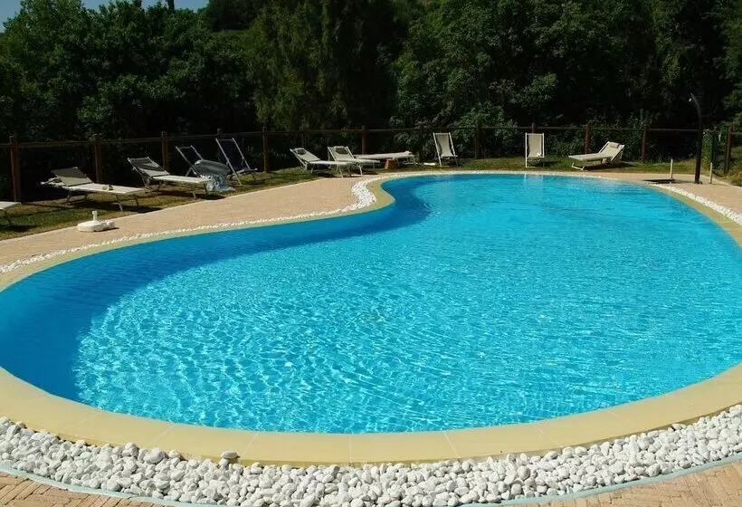 ホテル Agriturismo Poggio La Fioraia