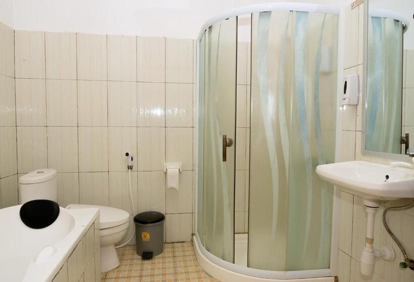 Отель Green Prundi