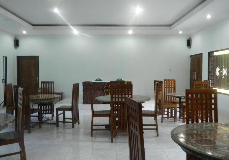 Отель Green Prundi