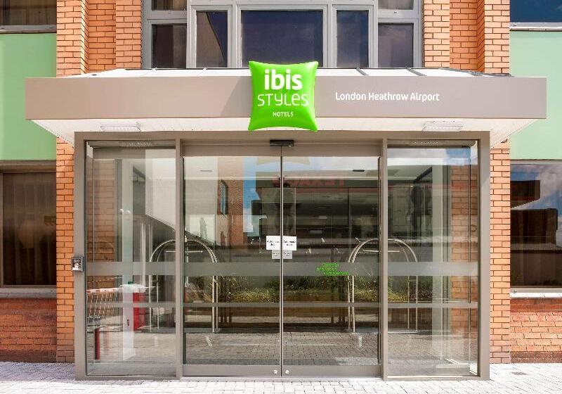 Hotel Ibis Styles London Heathrow Airport