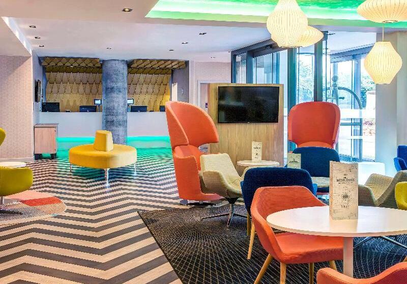 Hotel Ibis Styles London Heathrow Airport