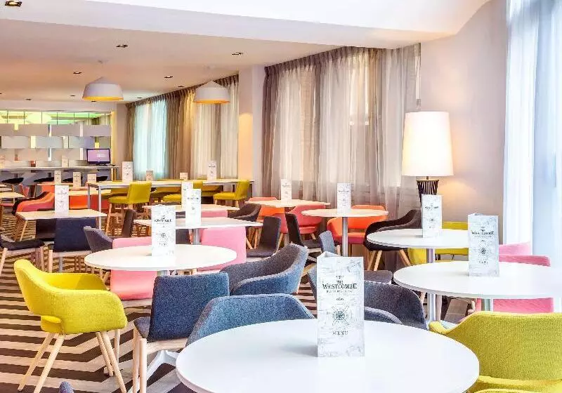 ホテル Ibis Styles London Heathrow Airport