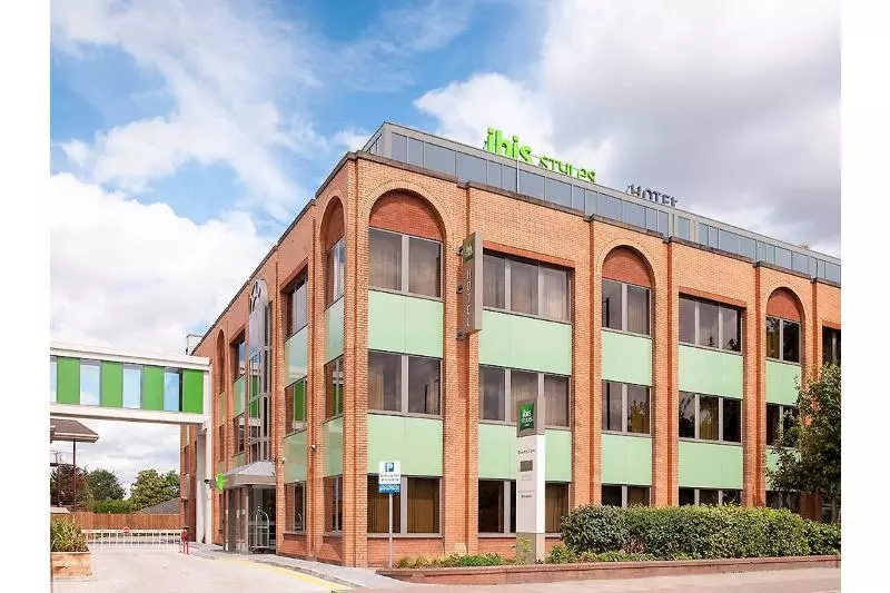 ホテル Ibis Styles London Heathrow Airport