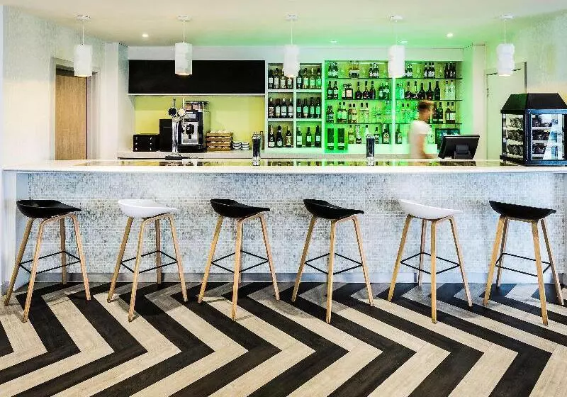 ホテル Ibis Styles London Heathrow Airport