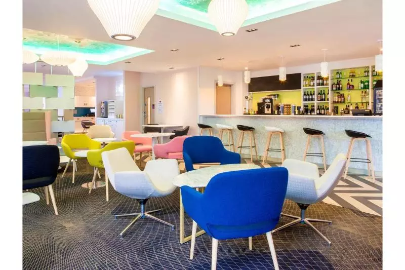 ホテル Ibis Styles London Heathrow Airport