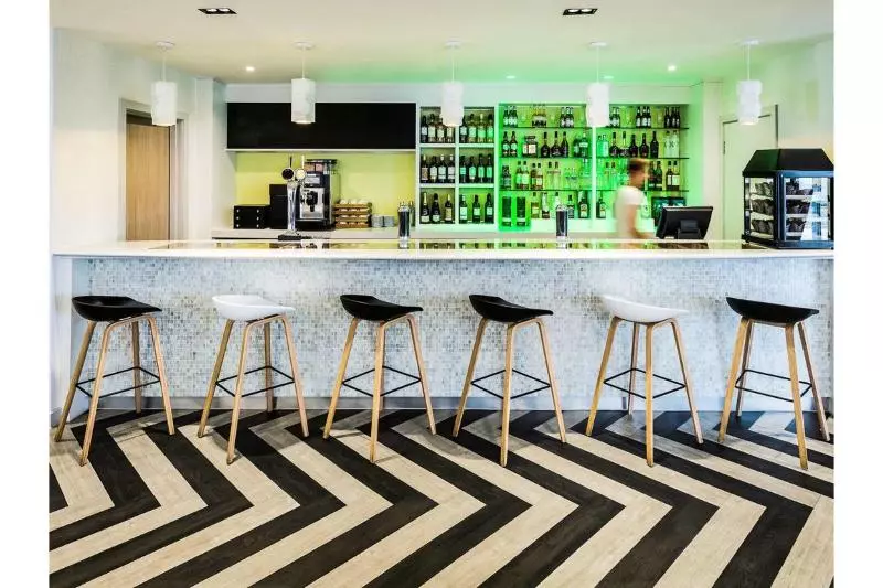 ホテル Ibis Styles London Heathrow Airport